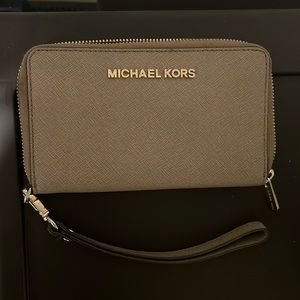 Michael Kors Wristlet